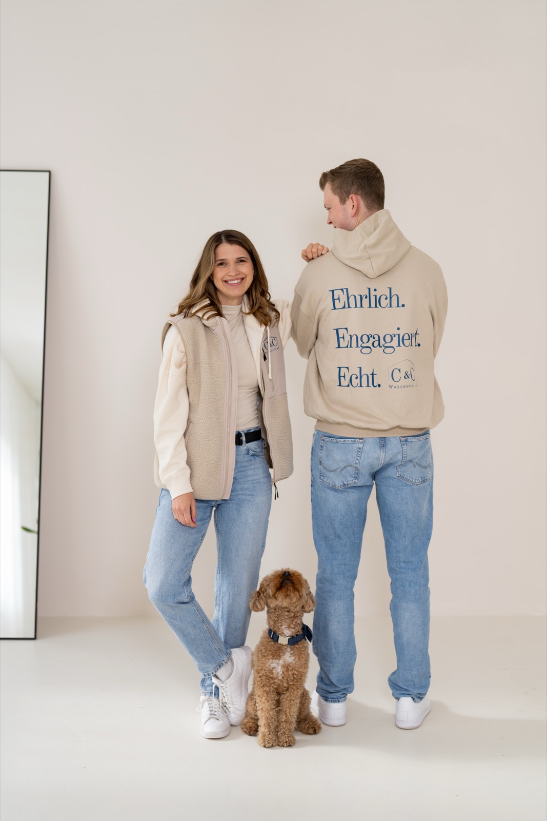 Carina Depner mit ihrem Partner Luca und Pudel Carlo